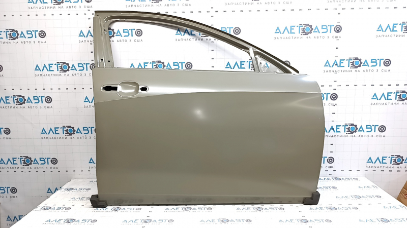 Двері голі передні праві Chevrolet Malibu 16-25