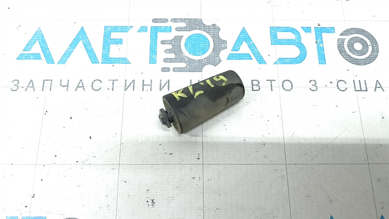 Отбойник двери багажника Jeep Cherokee KL 19-23