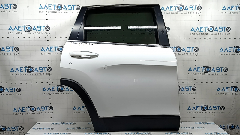 Дверь в сборе задняя правая Jeep Cherokee KL 14-23 тонировка, белый PW7, тычки, коррозия, царапины на накладке, полезло покрытие накладки