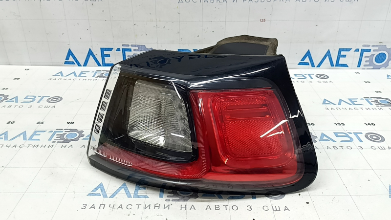 Ліхтар зовнішній крило правий Jeep Cherokee KL 19-23 рест, скол