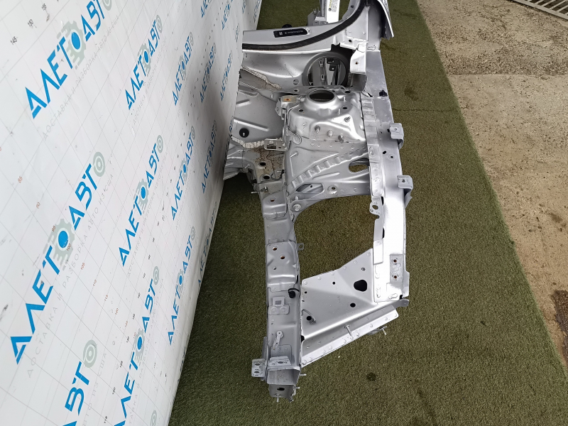 Передняя левая четверть кузова Chevrolet Volt 2016-2019, детальный снимок.