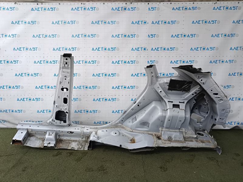 Четверть крыло задняя правая Ford Escape MK4 20-26 отпилена с центральной стойкой, белая, тычки