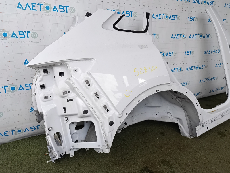 Четверть крыло задняя правая Ford Escape MK4 20-26 отпилена с центральной стойкой, белая, тычки