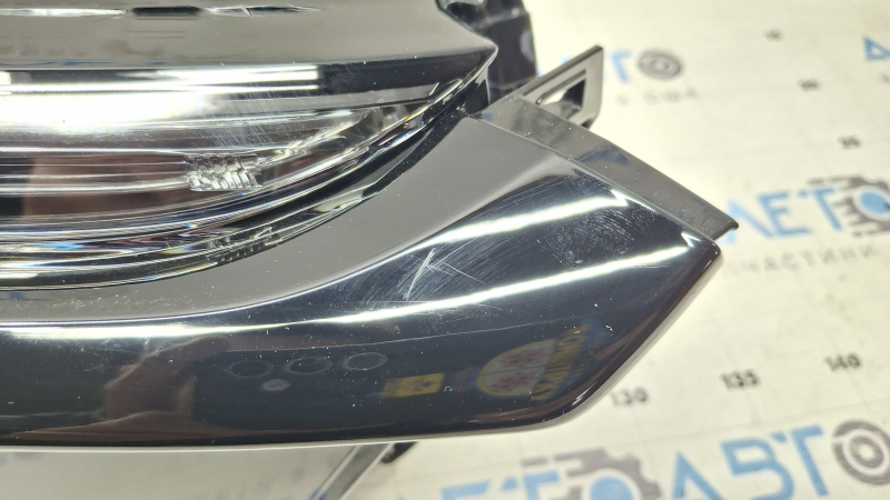 Фара передняя правая в сборе Honda CRV 23-26 LED с черным глянцевым молдингом, одно крепление после ремонта, царапина