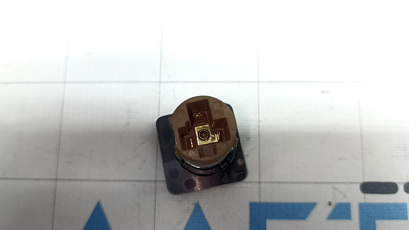 Прикуриватель центральной консоли Chevrolet Equinox EV 24-26