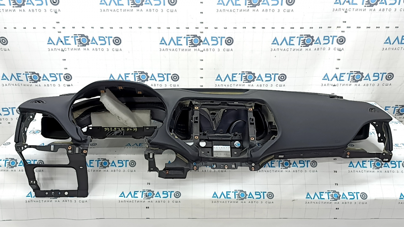 Торпедо передняя панель с AIRBAG Jeep Cherokee KL 19-19 черная, надломаны крепления воздуховодов