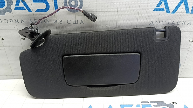 Козырек левый Chevrolet Equinox EV 24-26 черный, без крючка, трещины, потерт