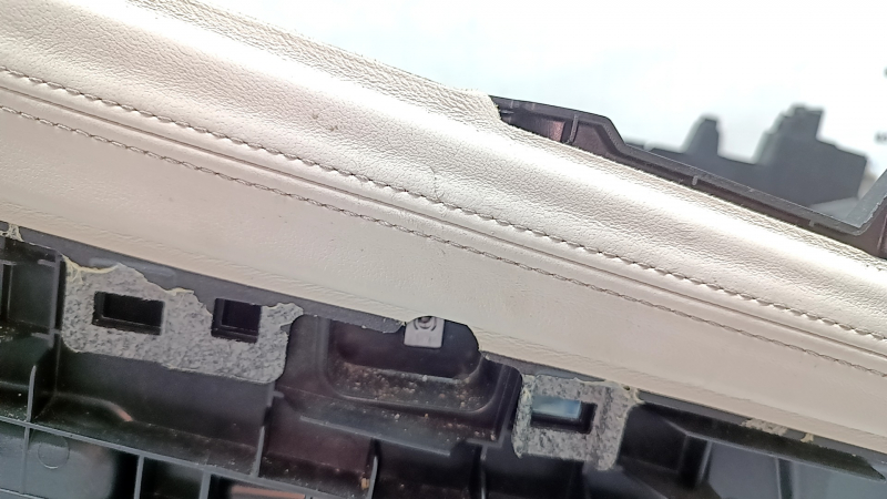 Консоль центральна BMW X7 G07 19-25 Elfenbein-Weiss, подряпини, під хімчистку