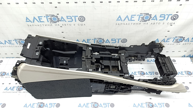 Консоль центральна BMW X7 G07 19-25 Elfenbein-Weiss, подряпини, під хімчистку