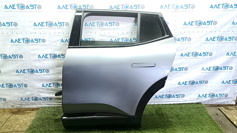 Дверь в сборе задняя левая Chevrolet Equinox EV 24-26 графит GXD, примят молдинг