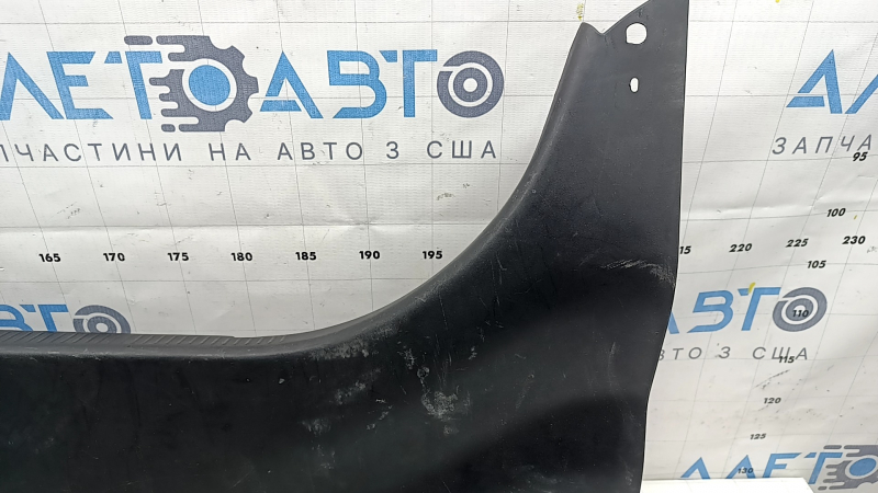 Накладка отвору багажника Toyota Camry v40 07-11 чорна, затерта, погнута, побілів пластик