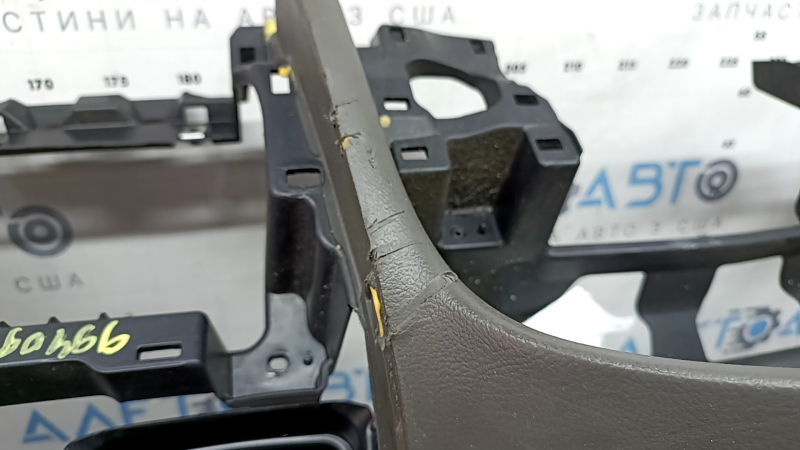 Торпедо передняя панель без AIRBAG Toyota Camry v40 07-11 коричневая, под перешив