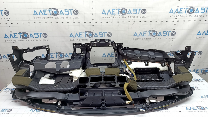 Торпедо передняя панель без AIRBAG Toyota Camry v40 07-11 коричневая, под перешив