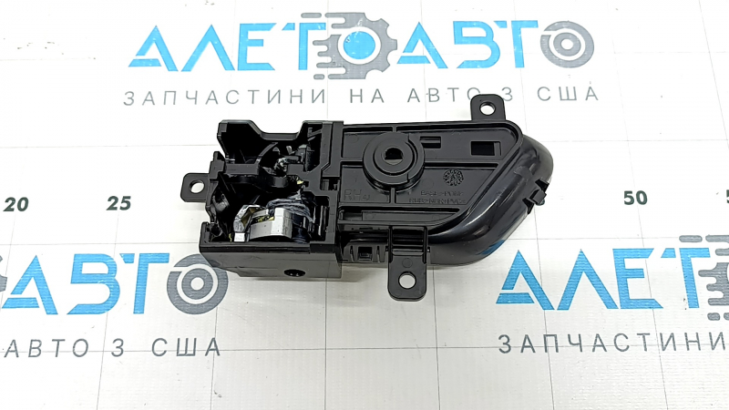 Ручка дверей внутрішня передня права Nissan Rogue 21-25 хром