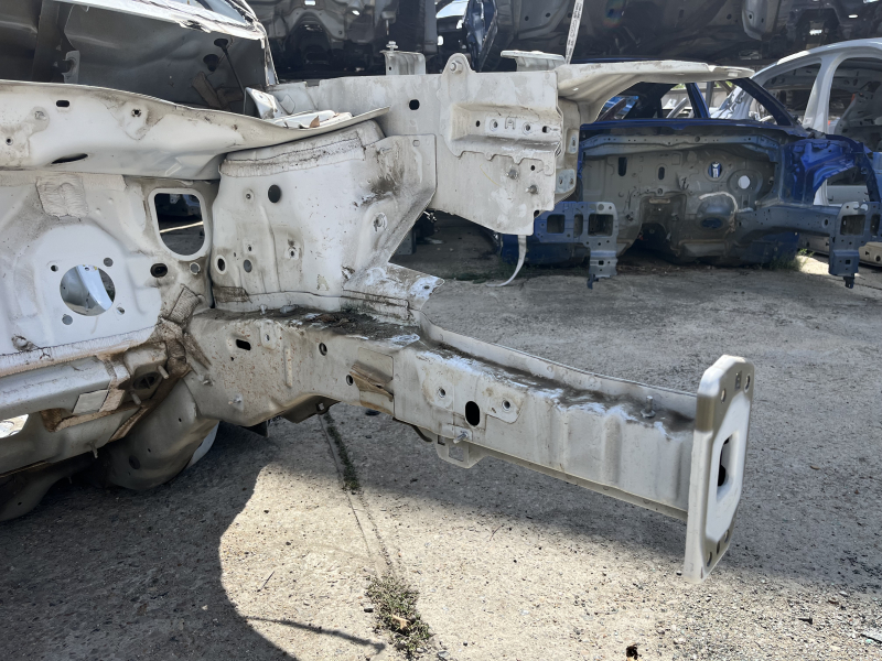 Четверть передняя левая Jeep Cherokee KL 19-23 на кузове, белая