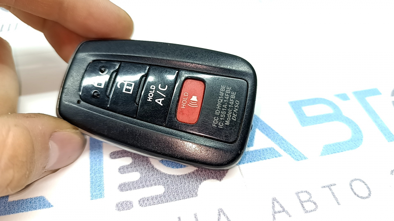 Ключ Toyota Prius 50 16-22 smart 3 кнопки, царапины