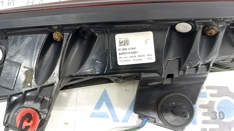 Стоп сигнал Toyota Prius 50 Prime 17-22