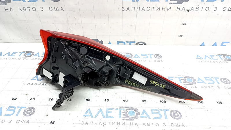 Фонарь внешний крыло левый Toyota Prius 50 Prime 17-22 отсутствует фрагмент стекла, потерт