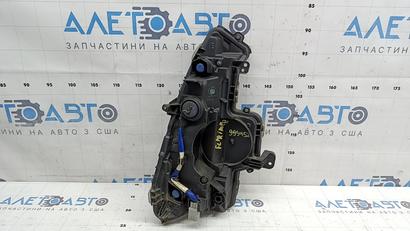 Поворотник левый Toyota Prius 50 Prime 17-22 без ПТФ, под полировку