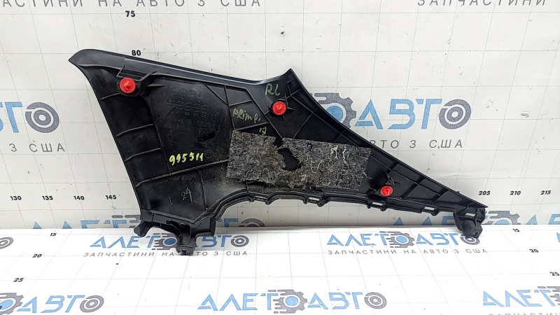 Накладка задней стойки верхняя левая Toyota Prius 50 16-20 черная, царапина