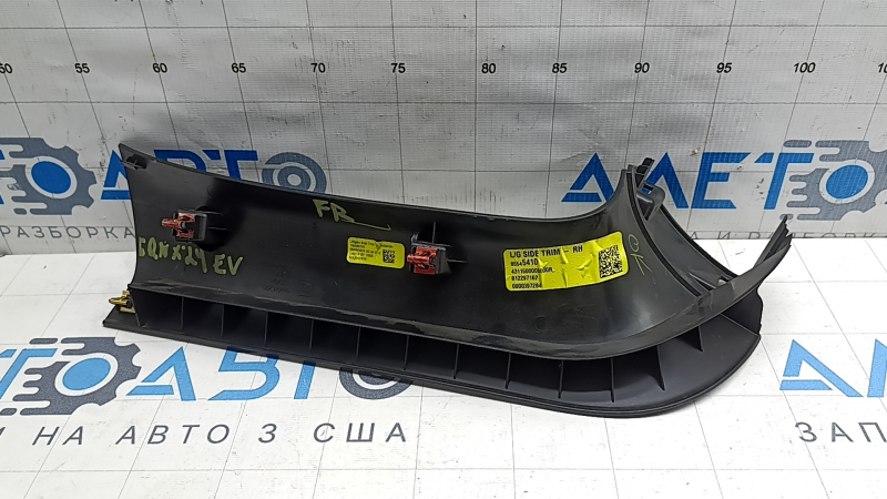 Обшивка двери багажника правая Chevrolet Equinox EV 24-26 черная