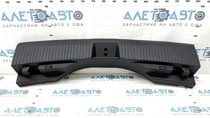 Накладка проема багажника Nissan Rogue 21-26 черная US built, с заглушкой, царапины