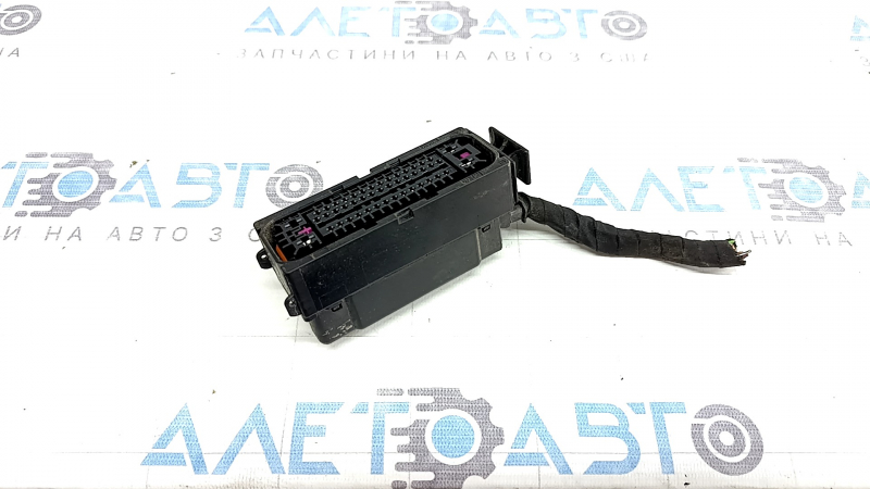 Фішка для блоку ABS VW Passat b8 16-19 USA