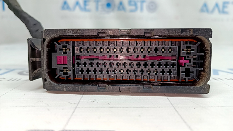 Фішка для блоку ABS VW Passat b8 16-19 USA