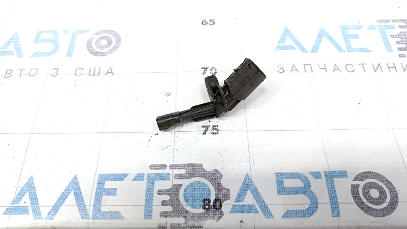 Датчик ABS задний правый VW Passat b8 16-19 USA