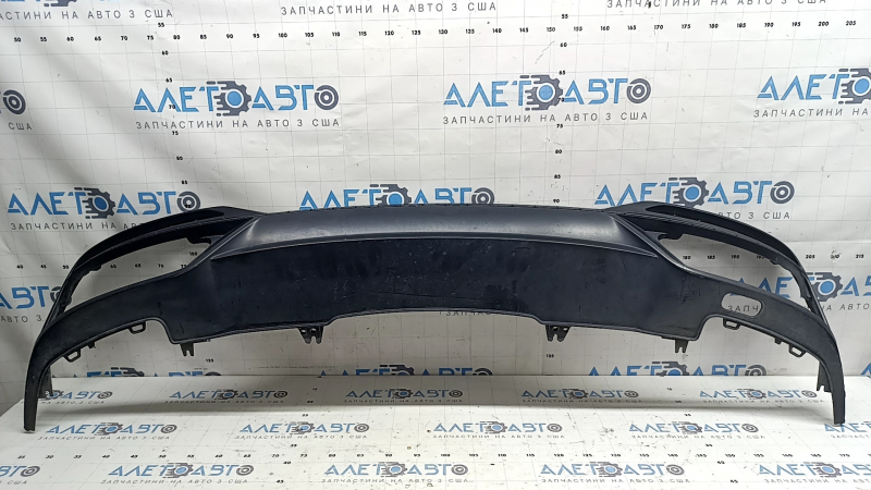 Губа заднього бампера без молдингу Audi A4 B9 20-25 потертості