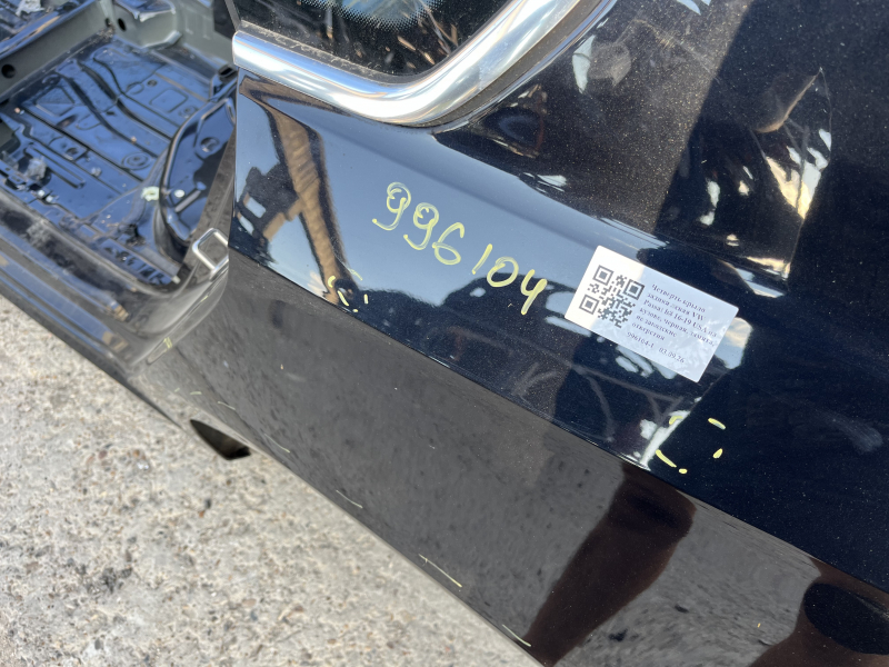 Четверть крыло задняя левая VW Passat b8 16-19 USA на кузове, черная, замята, не заводские отверстия, тычки