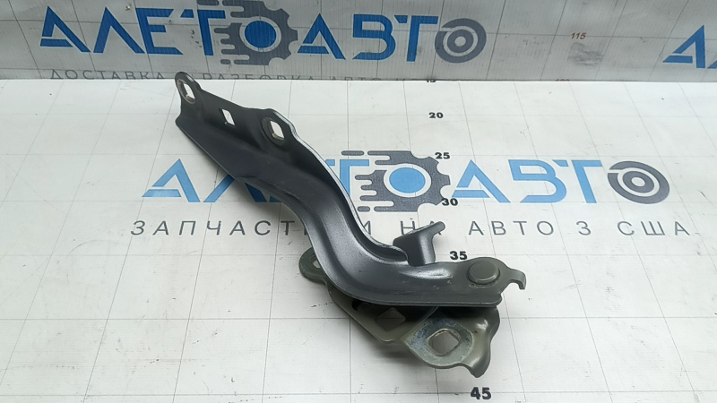 Петля капота правая Chevrolet Equinox EV 24-26