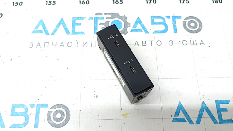USB Hub Audi Q3 83A 19-25 передний