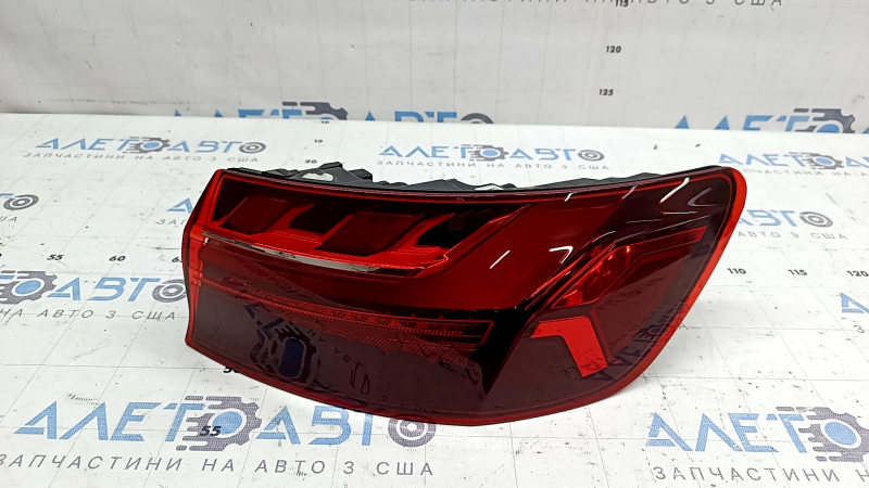 Ліхтар зовнішній крило правий Audi A4 B9 20-25 седан LED, подряпини, тріщина під склом