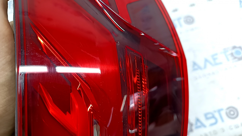 Ліхтар зовнішній крило правий Audi A4 B9 20-25 седан LED, подряпини, тріщина під склом