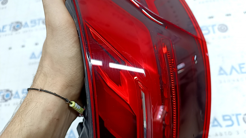 Ліхтар зовнішній крило правий Audi A4 B9 20-25 седан LED, подряпини, тріщина під склом