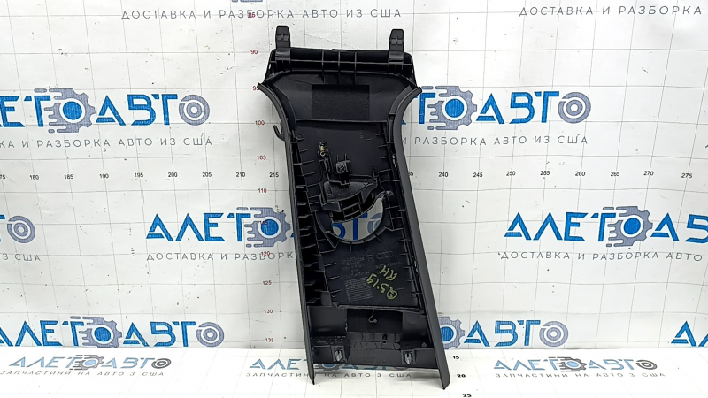 Накладка центральной стойки верхняя ремень правая Audi Q3 83A 19-25 черная, потерта