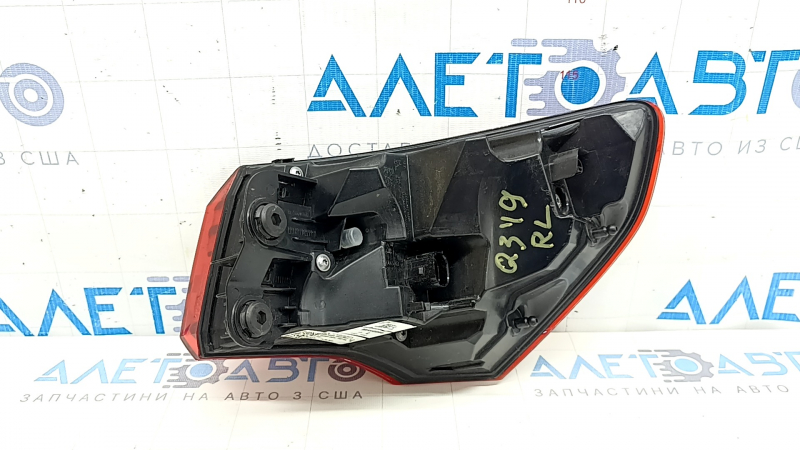 Фонарь внешний крыло левый Audi Q3 83A 19-25 LED, царапины