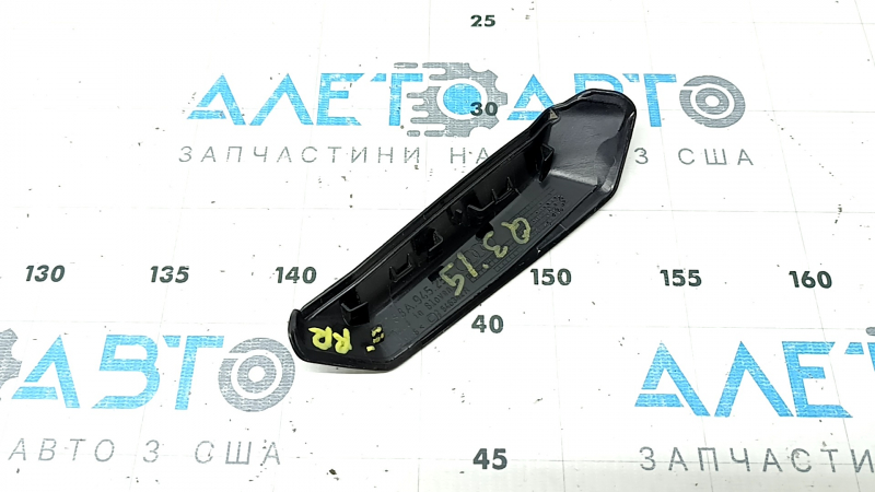 Накладка ліхтаря внутрішніх дверей багажника права Audi Q3 83A 19-25 надламана напрямна