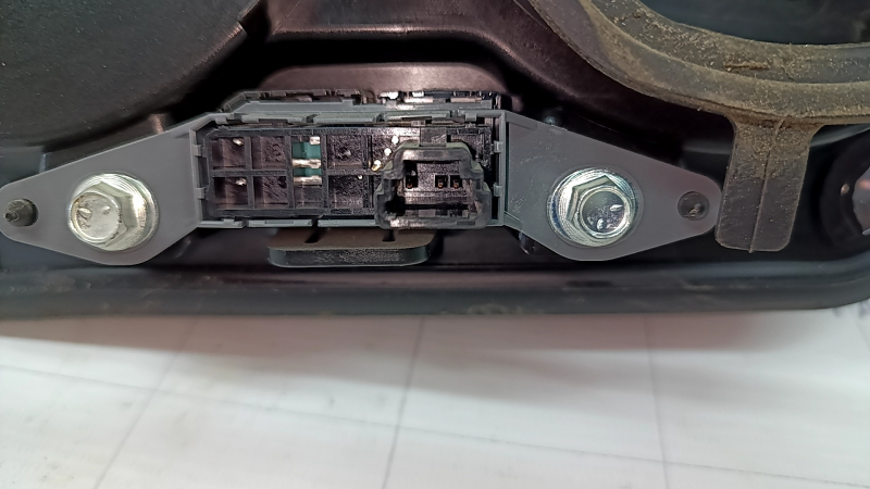Корпус порту заряджання Toyota Prius 50 Prime 17-19 без smart charge