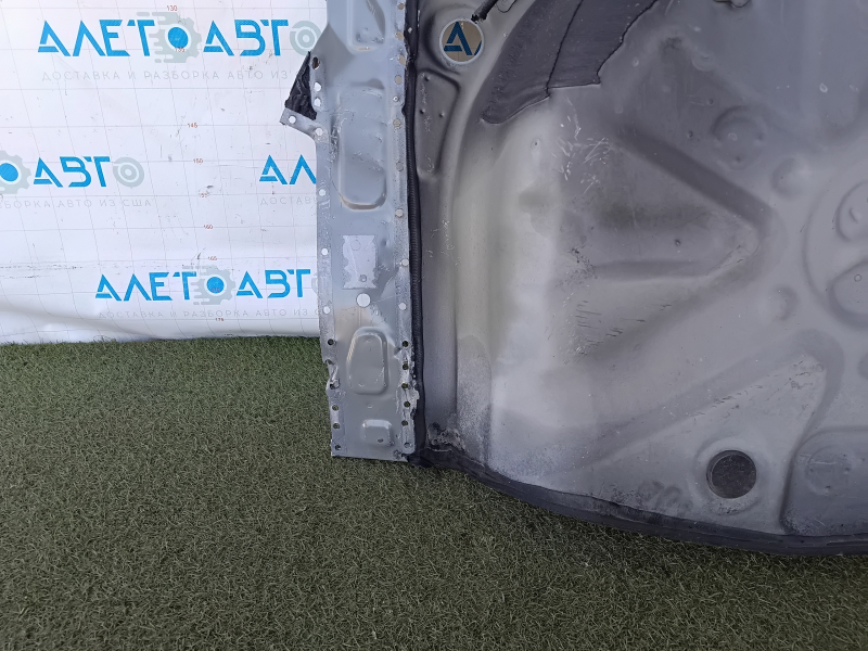 Корито багажника Toyota Prius V 12-17 висвердлено