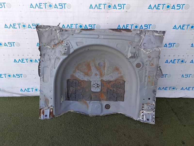 Корито багажника Toyota Prius V 12-17 висвердлено
