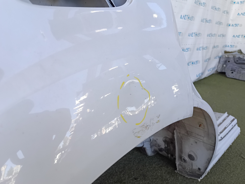 Четверть крыло задняя правая Audi Q7 4L 10-15 отпилена, белая, тычка