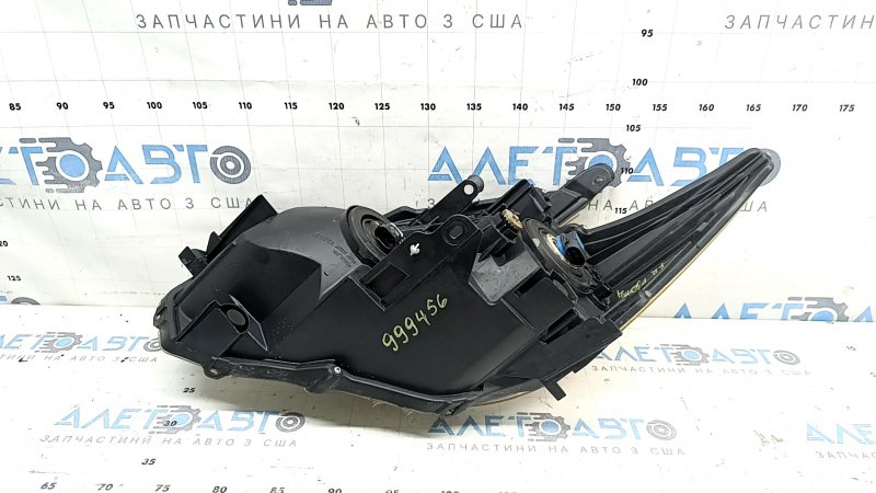Фара передня права Toyota Prius 30 12-15 рест, галоген, під полірування, подряпини, тріщини під склом