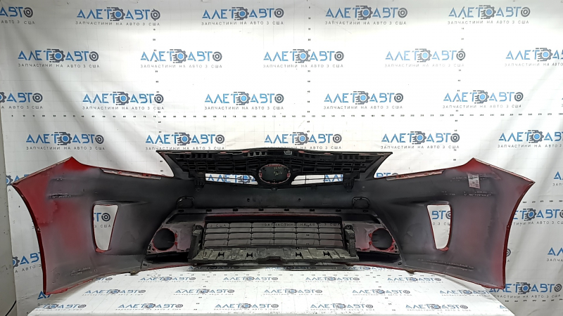 Бампер передний в сборе Toyota Prius 30 12-15 рест, красный, с заглушками буксир крюка, решетками, эмблемой, и каркасом, царапины, треснут, незаводские отверстия