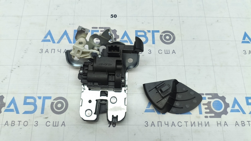 Замок крышки багажника VW Jetta 11-18 USA