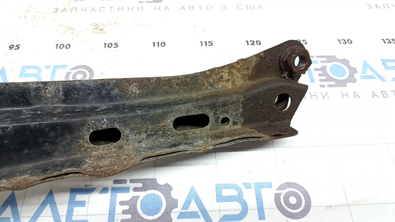 Підсилювач переднього підрамника лівий Toyota Prius 30 10-15 іржавий
