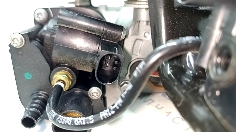 Компрессор пневмоподвески BMW X5 F15 14-18