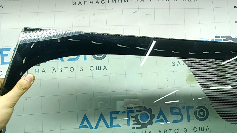 Лобовое стекло Toyota Prius 30 10-15 Pilkington, воздух по кромке