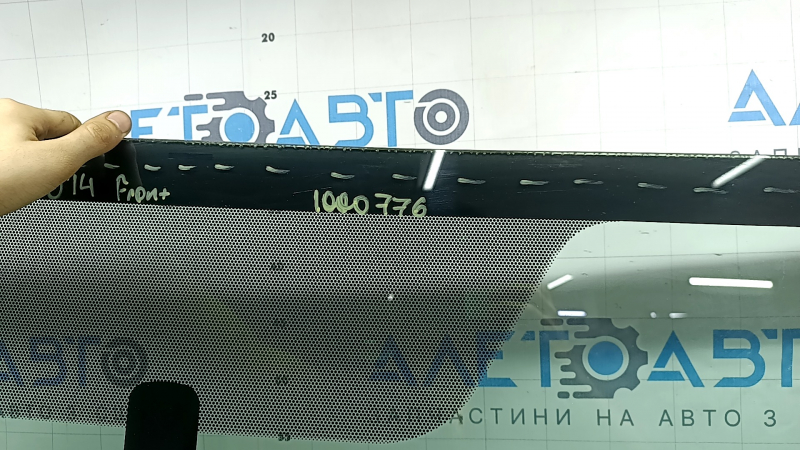Лобовое стекло Toyota Prius 30 10-15 Pilkington, воздух по кромке